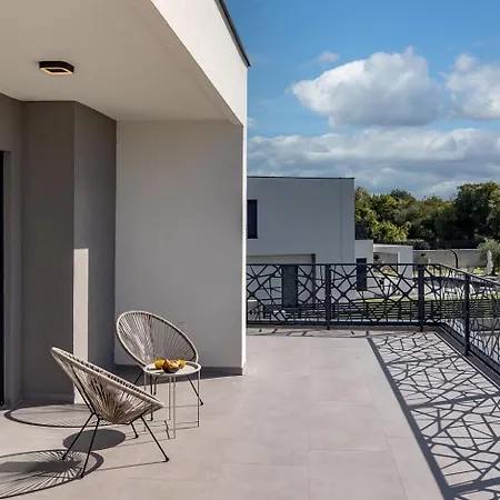 New! Luxury Elara - 50 M2 Hetated Pool *