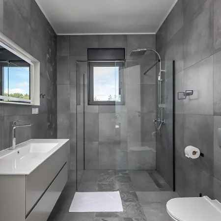 ヴィラ New! Luxury Elara - 50 M2 Hetated Pool *