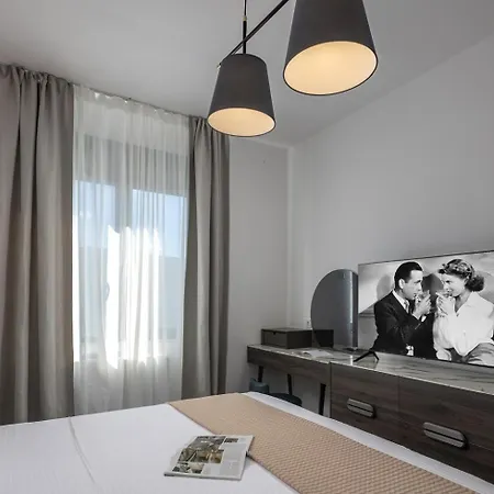 New! Luxury Elara - 50 M2 Hetated Pool * Juršići