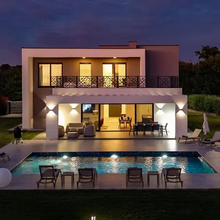 New! Luxury Elara - 50 M2 Hetated Pool Juršići