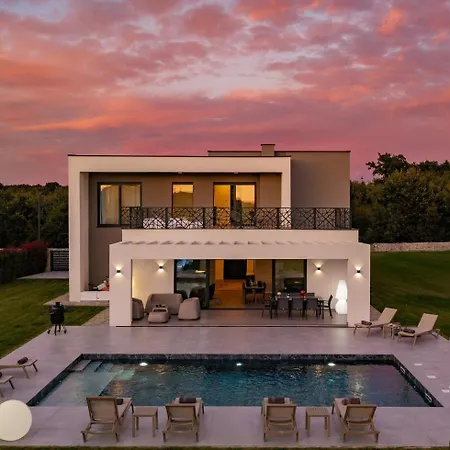 New! Luxury Elara - 50 M2 Hetated Pool Juršići