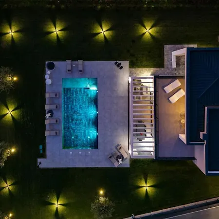ヴィラ New! Luxury Elara - 50 M2 Hetated Pool *
